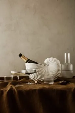 Ferm LIVING Botella Ripple 22 Ferm LIVING Botella Ripple -Menaje de mesa Ventas 28073 01 10 EnvironmentImage dbe16b7ac4