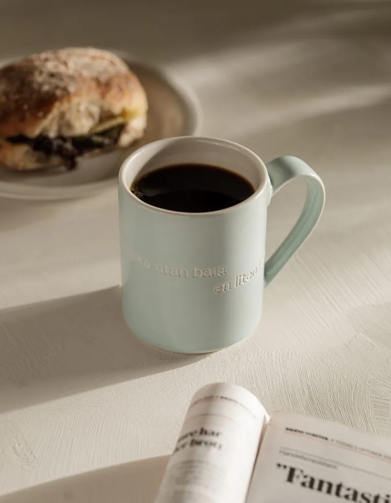 Design House Stockholm Taza Astrid Lindgren, Annars är Man Ingen Människa 5 Design House Stockholm Taza Astrid Lindgren, Annars är Man Ingen Människa - Imagen 3