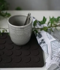 Born In Sweden Salvamanteles Cuadrado Dots 20x20 Cm 13 Born In Sweden Salvamanteles Cuadrado Dots 20x20 Cm -Menaje de mesa Ventas 572421 01 42 EnvironmentImage 2081abac57