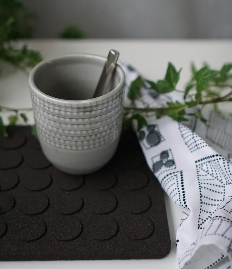 Born In Sweden Salvamanteles Cuadrado Dots 20x20 Cm 8 Born In Sweden Salvamanteles Cuadrado Dots 20x20 Cm - Imagen 6