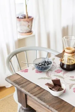 Ekelund Linneväveri Camino De Mesa Vindvallmo -Menaje de mesa Ventas 579188 01 40 EnvironmentImage 61b0dbcd43